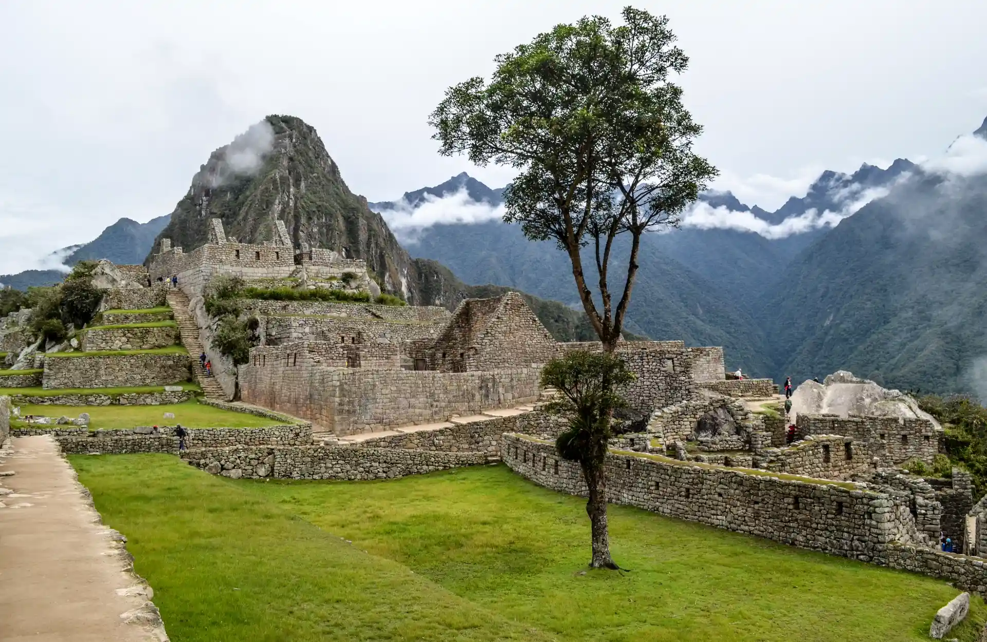 INKA_TRAIL_2_DAYS_4 Inka Trail 1 Day, Vive la intensidad de la ruta Inca en una única jornada de trekking, explorando historia y paisajes asombrosos en un emocionante recorrido.