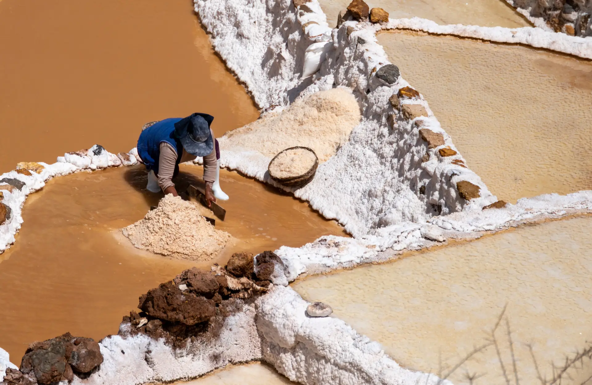 MARAS_MORAY_&_SALINERAS Maras, Moray & Salineras: Explora Moray, Maras y sus salineras en este viaje único por el Valle Sagrado.