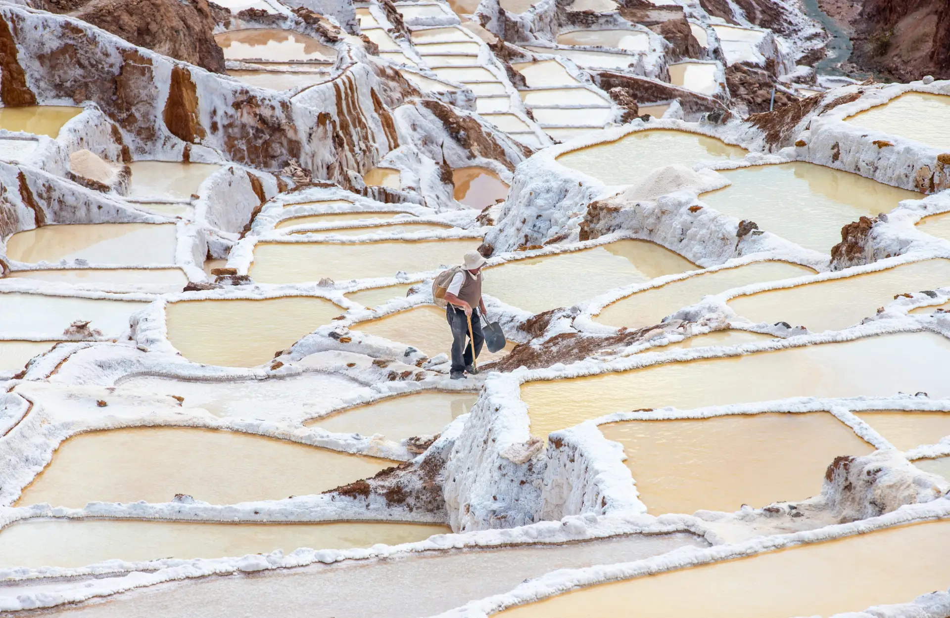 MARAS_MORAY_&_SALINERAS Maras, Moray & Salineras: Explora Moray, Maras y sus salineras en este viaje único por el Valle Sagrado.