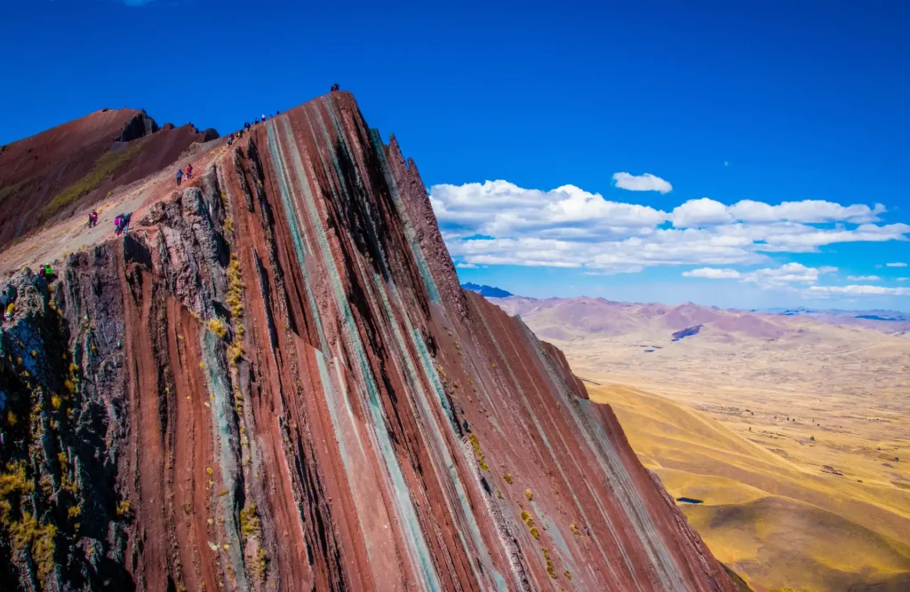 Pallay Punchu, Rincón pintoresco en los Andes, un destino encantador que ofrece paisajes serenos y una conexión única con la naturaleza.