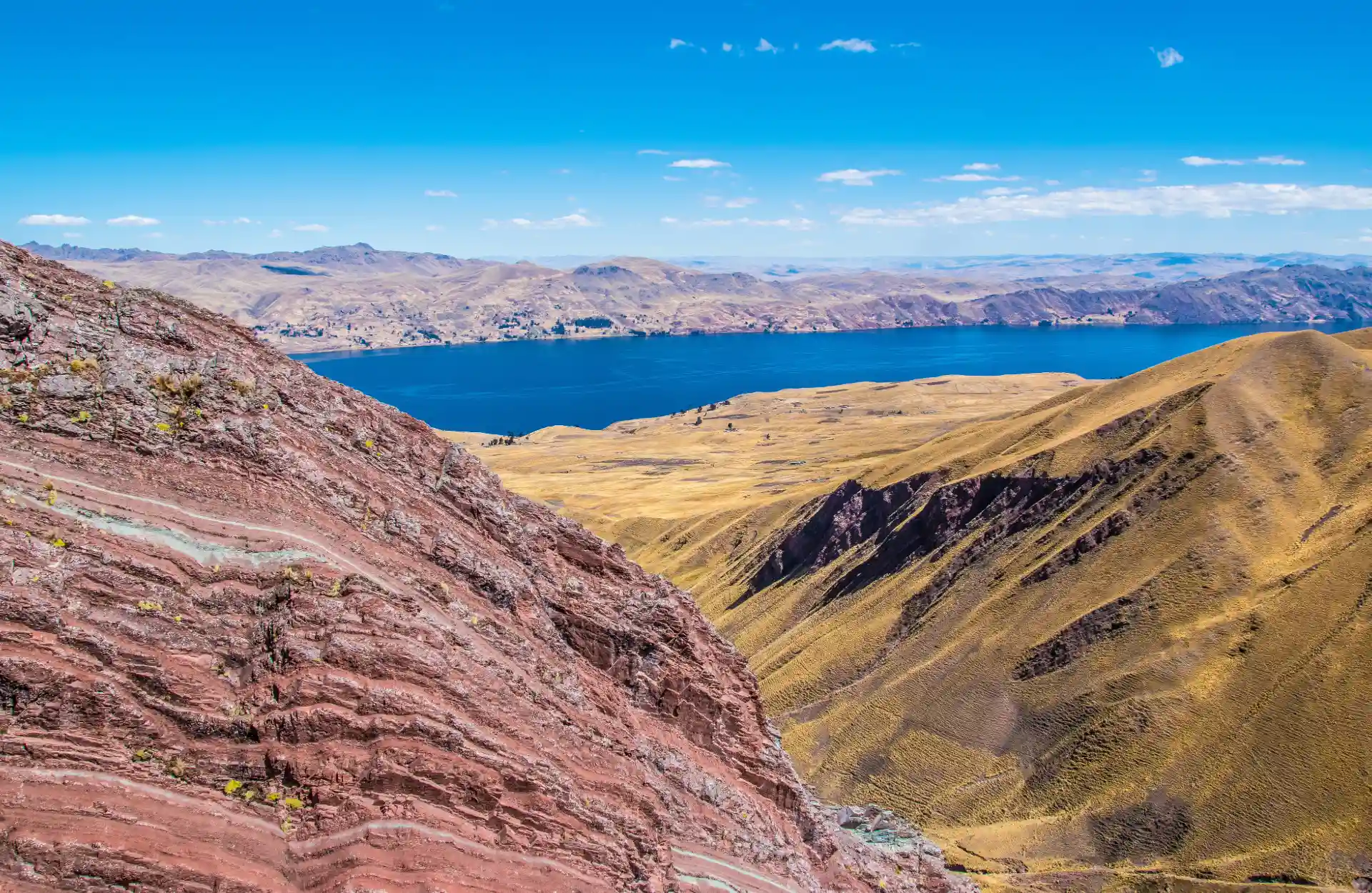 PALLAY_PUNCHU Pallay Punchu, Rincón pintoresco en los Andes, un destino encantador que ofrece paisajes serenos y una conexión única con la naturaleza.